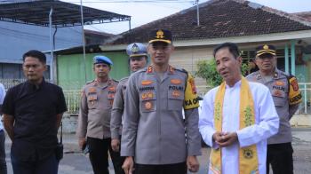 Pastikan Keamanan Kapolres Metro Cek dan Kontrol Pengamanan Perayaan Hari Waisak Umat Buddha di Vihara Budha Darma Diva