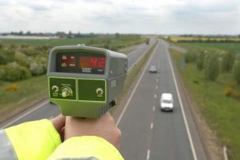 Mengenal Speed Gun, Alat untuk Awasi Kecepatan di Tol Trans Sumatera