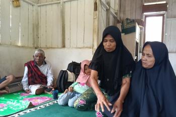 Sebatang Kayu Selamatkan Satu Keluarga Dari Maut Longsor Talamau 