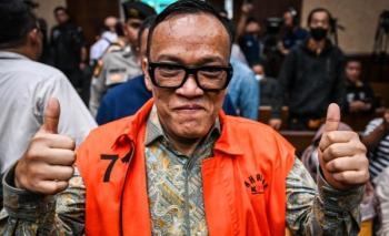 Ketua dan Wakil PN Depok Tersangka OTT,  Eks Wamenaker Noel Sindir Metode KPK