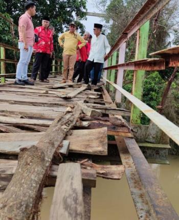 Ketua DPRD Provinsi Lampung Reses di desa Tanjung Ratu, Meninjau Langsung Kondisi Jembatan