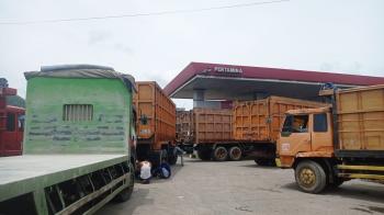 Lapor Pak Erick Thohir ! Supir Truk Keluhkan Solar Langka di Lampung