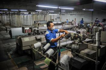 520 Ribu Pekerja Tekstil Terancam PHK akibat Impor Pakaian Bekas Ilegal