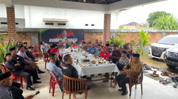 Hadiri Halal Bihalal FORKOPSAS, H. Umar Ahmad Banjir Dukungan Maju Pilgub Lampung