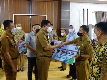 Lindungi Tenaga Kerja Non PNS, Pemkab Lamteng dan BPJS Ketenaga Kerjaan Teken Kerjasama