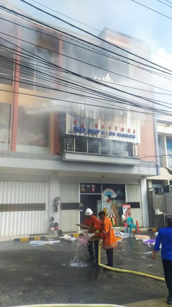 Toko Perlengkapan Bayi di Bandar Lampung KebakaranÂ 