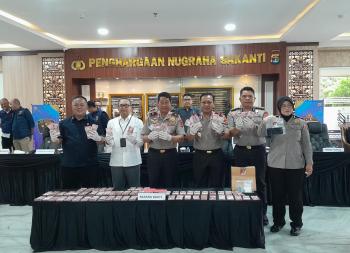 Polda Lampung Bongkar Peredaran Uang Palsu Disembunyikan dalam Kardus di Bus Medan-Jakarta 