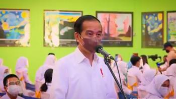 Cek Vaksinasi, Jokowi Janji Vaksin di Lampung akan Diperbanyak