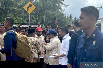 Prabowo Dengarkan Jeritan Hati Pengungsi di Bireuen