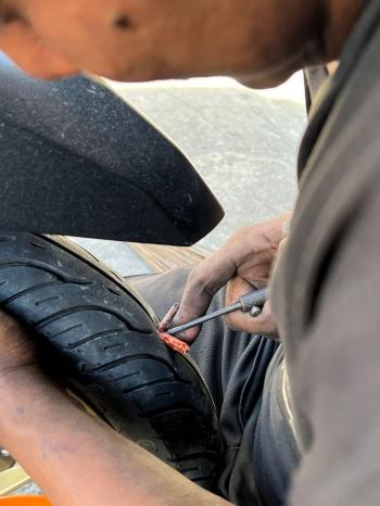 Ban Motor Bocor, Bolehkah Terus Dikendarai?