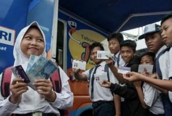 Siswa SD-SMP-SMA  Dapat Bansos hingga Rp4,4 Juta, Cek Daftar Penerima cekbansos.kemensos.go.id