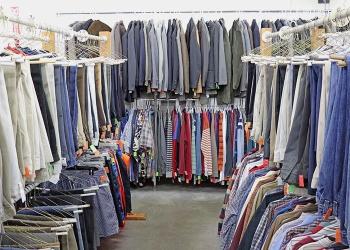 Pedagang Thrifting di Bambu Kuning Keluhkan Sulitnya Pasokan Akibat Pembatasan Impor 
