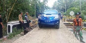 Jalan Penghubung Teluk Pandan-Padang Cermin Â Kembali Normal, Lebih 5 Ton Putar Arah