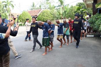 12 Orang Komplotan Hacking Spesialis Bank di Lampung Diciduk PolisiÂ 
