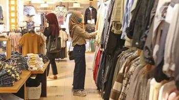 Covid-19  Dahsyat, Kita Semua Harus Extra, Pemerintah Akan Tutup Mall pukul 17.00 