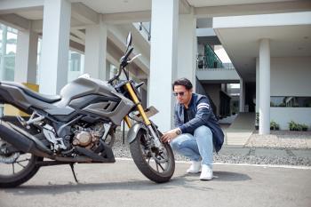 Efek Saat Oli Shockbreaker Bocor Pada Sepeda Motor   